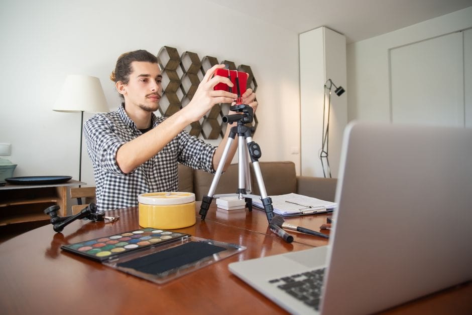 Transformer son téléphone en webcam : ce que ça vaut
