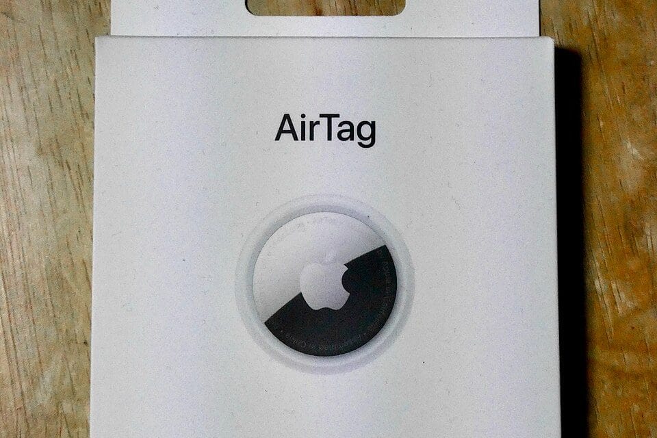 AirTag, Chipolo, Tile, Galaxy SmartTag2 : quel traceur Bluetooth choisir pour ne plus perdre ses affaires en vacances