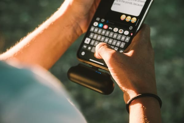 Batteries externes : ce que les milliampères ne vous disent pas avant un festival