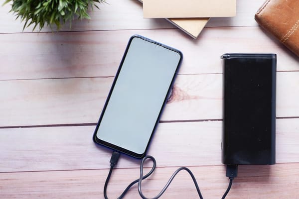 Quels gadgets emporter en voyage cet été (et lesquels laisser)