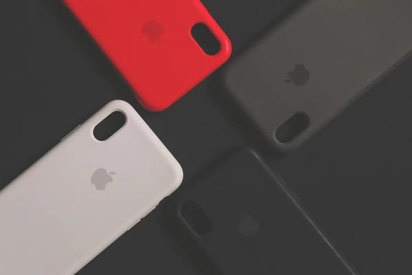 Coques de téléphone recyclées : ce que les labels « éco » ne disent pas vraiment