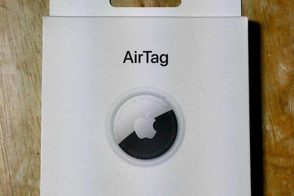 AirTag, Chipolo, Tile, Galaxy SmartTag2 : quel traceur Bluetooth choisir pour ne plus perdre ses affaires en vacances